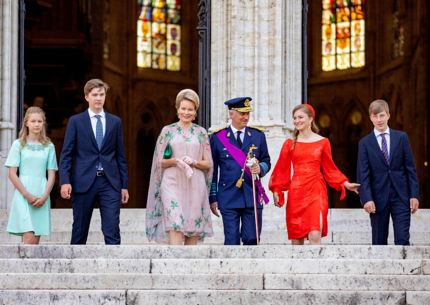 Prinzessin Eléonore, Prinz Gabriel, Königin Mathilde, König Philippe, Prinzessin Elisabeth und Prinz Emmanuel