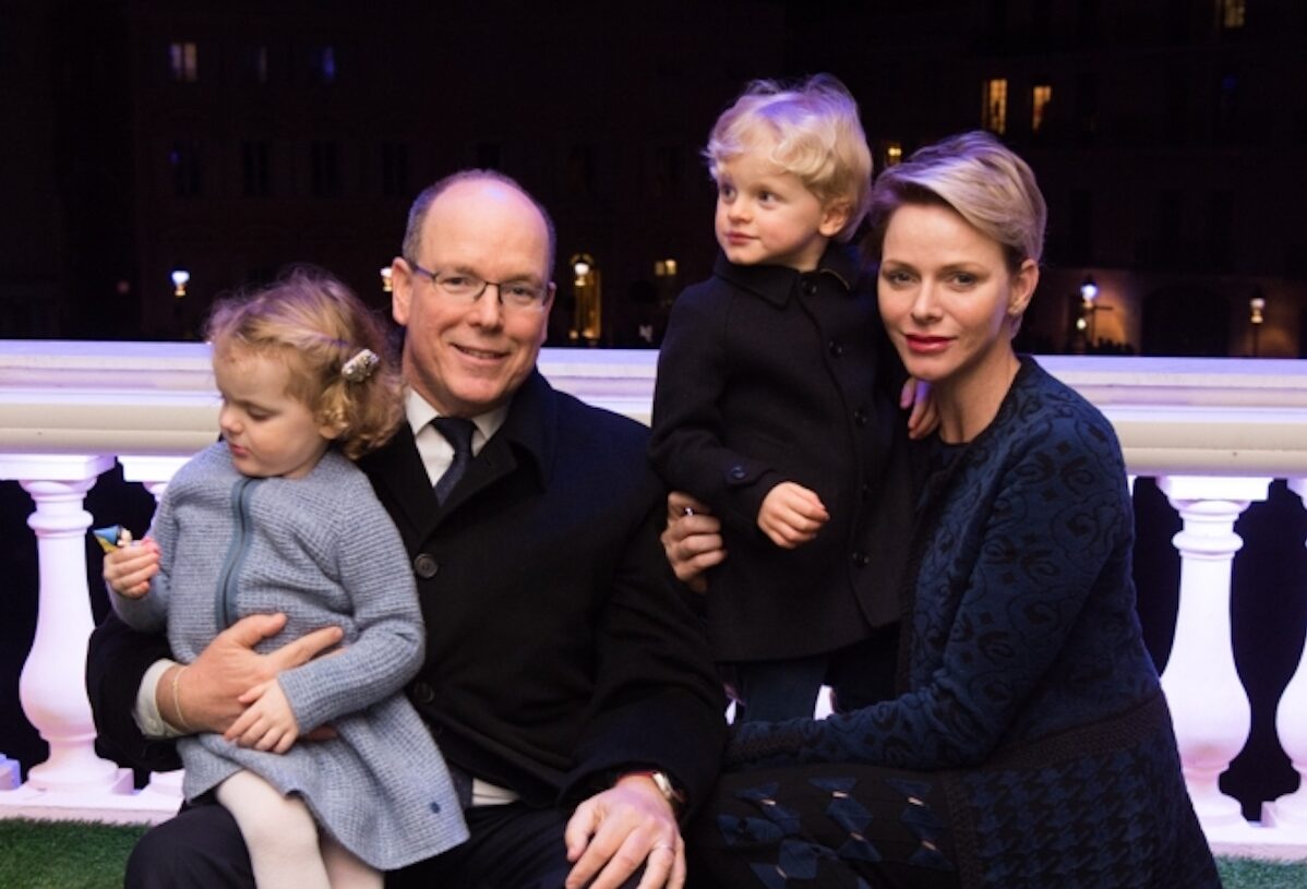 Charlene und Fürst Albert mit Kindern