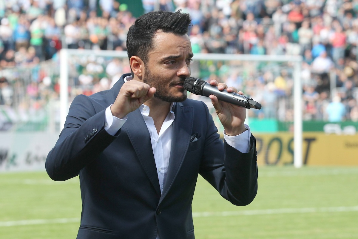 1. Runde DFB-Pokal , zwischen dem Regionalligisten FC Homburg (gruen) und dem Bundesligisten Borussia Mˆnchengladbach (weiss) am 16.08.2014 im Waldstadion . Im Bild Giovanni Zarrella . 1 Round DFB Cup between the Regionalligisten FC Homburg Gruen and the Bundesliga Borussia Moenchengladbach White at 16 08 2014 in Waldstadion in Picture Giovanni Zarrella