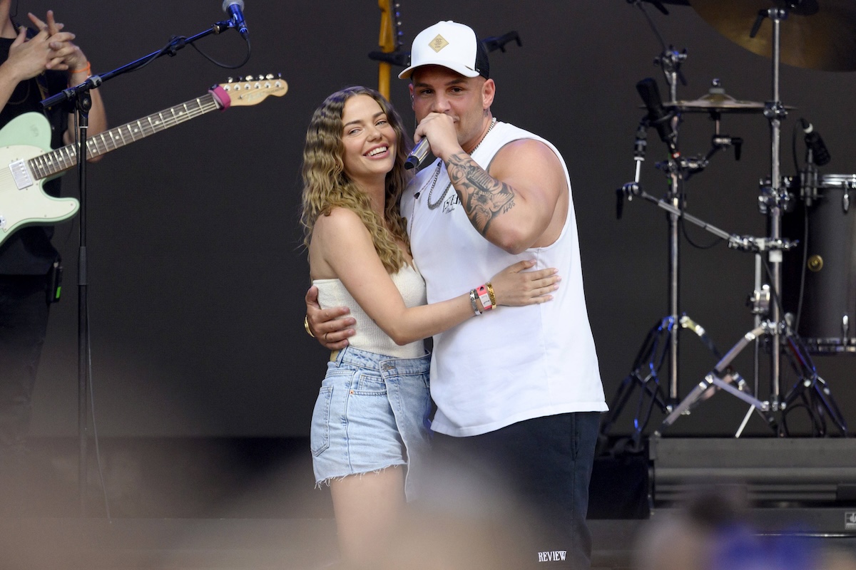 Influencerin Laura Maria Rypa und S√§nger Pietro Lombardi bei seinem Konzert im Rahmen des BonnLive OpenAir am Telekom Campus in Bonn-Beuel. Bonn, 16.06.2023 NRW Deutschland *** Influencer Laura Maria Rypa and singer Pietro Lombardi at his concert during the BonnLive OpenAir at the Telekom Campus in Bonn Beuel Bonn, 16 06 2023 NRW Germany Copyright: xDwixAnoraganingrumx