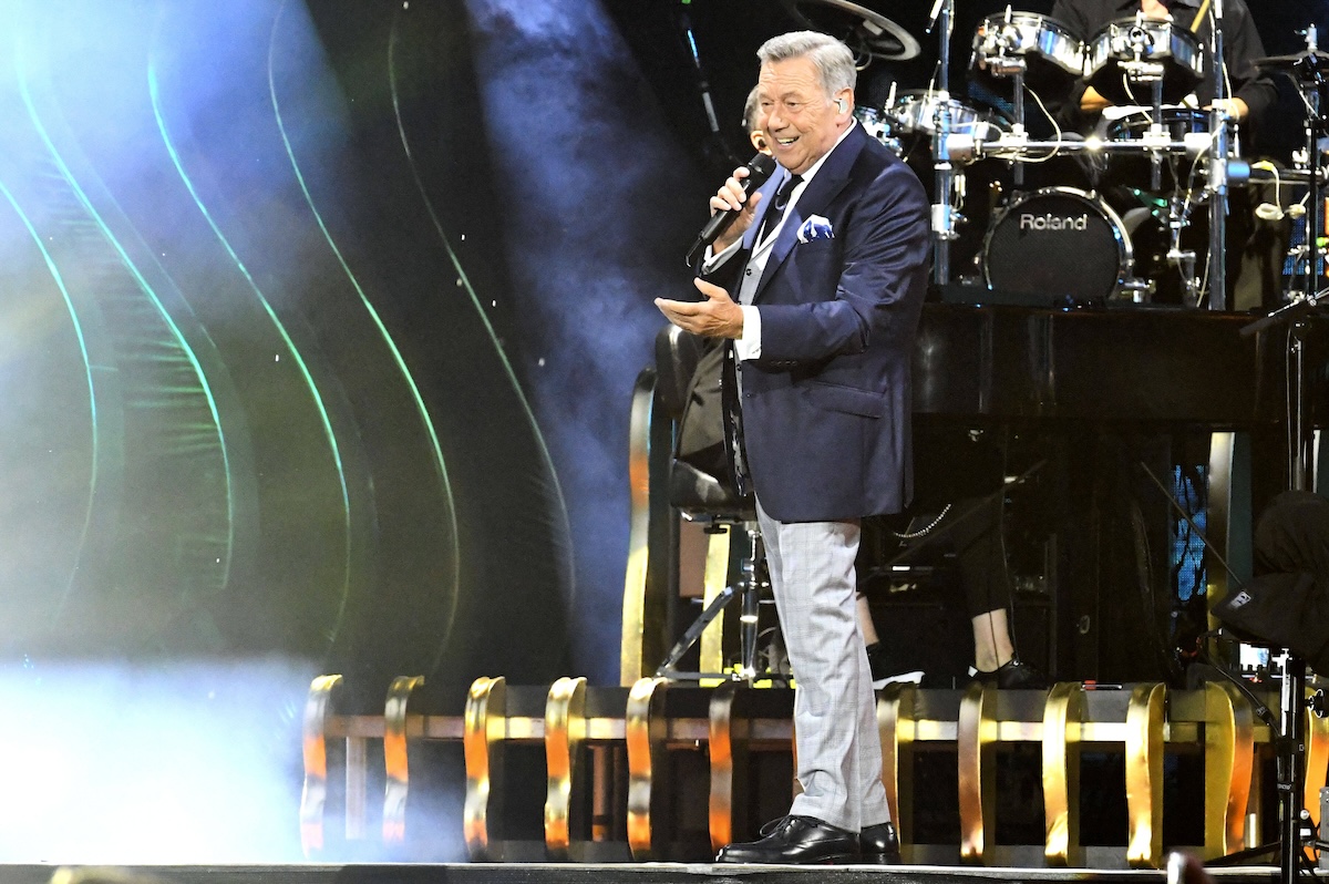 Roland Kaiser live bei einem Konzert seiner Tour 50 Jahre - 50 Hits - Die groﬂe Tournee zum 50. B¸hnenjubil‰um in der Heinz von Heiden Arena. Hannover, 21.06.2024 *** Roland Kaiser live at a concert of his tour 50 Jahre 50 Hits Die groﬂe Tournee zum 50 B¸hnenjubil‰um in der Heinz von Heiden Arena Hannover, 21 06 2024 Foto:xN.xHeuselx/xFuturexImagex kaiser_4631