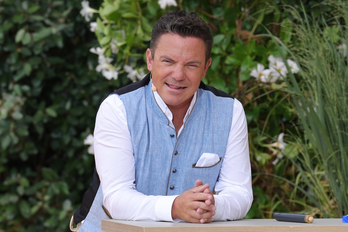 Stefan Mross - Immer wieder sonntags 2023, Folge 12 Moderator Stefan Mross anl‰sslich der ARD-Unterhaltungsshow Immer wieder sonntags IWS. TV-Aufzeichnung und Live-‹bertragung vom 27.08.2023 aus dem Wasserpark Rulantica, Rust. Baden-W¸rttemberg, Deutschland. *** Stefan Mross Immer wieder sonntags 2023, episode 12 Presenter Stefan Mross on the occasion of the ARD entertainment show Immer wieder sonntags IWS TV recording and live broadcast from 27 08 2023 from the Rulantica water park, Rust Baden W¸rttemberg, Germany