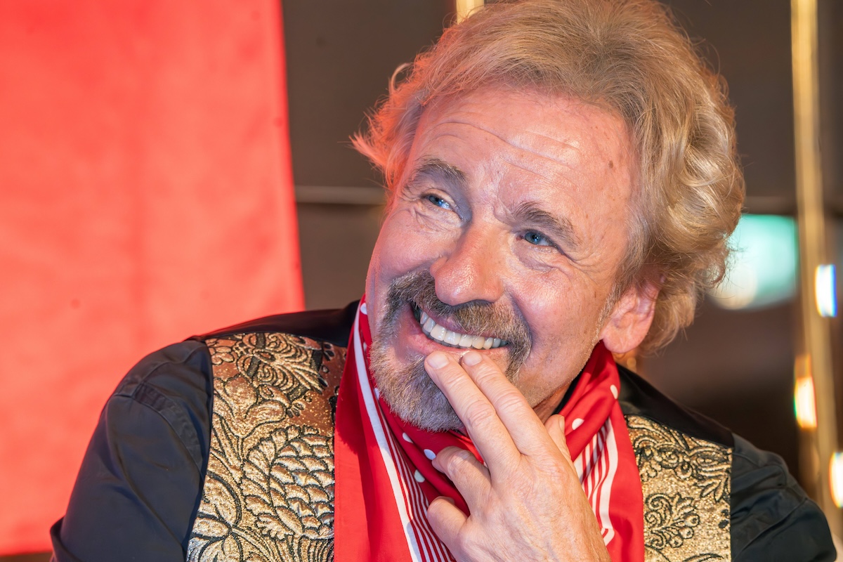 Verleihung der Goldenen Narrenschelle an Thomas Gottschalk, Portr‰t, Europark Rust, 31. Januar 2024 Deutschland, Europapark Rust, 31. Januar 2024, Portr‰t Thomas Gottschalk, Fernsehmoderator und Entertainer, Verleihung der Goldenen Narrenschelle 2024 an Gottschalk, die Goldene Narrenschelle wird verliehen von der Vereinigung Schw‰bisch-Alemannischer Narrenz¸nfte VSAN, im Hotel Colosseo, Europapark Rust, *** Presentation of the Goldene Narrenschelle to Thomas Gottschalk, Portrait, Europark Rust, January 31, 2024 Germany, Europapark Rust, January 31, 2024, Portrait Thomas Gottschalk, TV presenter and entertainer, Presentation of the Goldene Narrenschelle 2024 to Gottschalk, the Goldene Narrenschelle is awarded by the Vereinigung Schw‰b