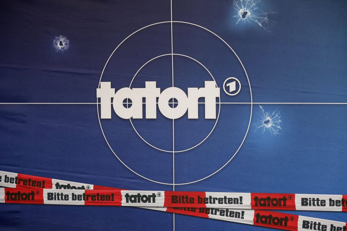 Der „Tatort“ fesselt jeden Sonntag Millionen von Krimi-Fans. Jetzt erhält ein Darsteller traurige Nachrichten.