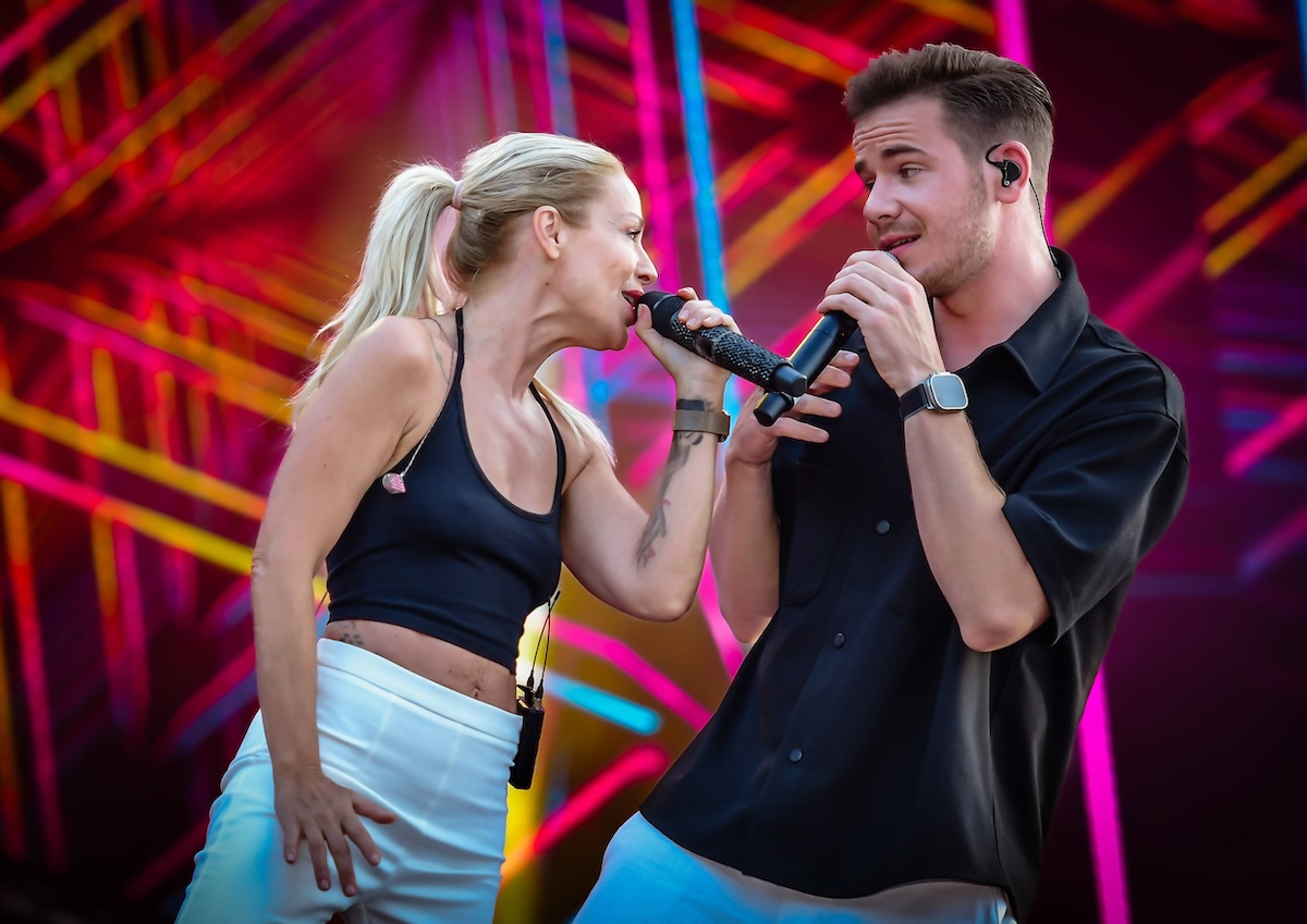 06.07.2024, xlakx, Entertainment Musik, SchlagerHammer in Oranienburg emspor, v.l. Saengerin Michelle buergerl.anja Gisela Hewer und Saenger Eric Philippi tritt bei der Sommerparty vom Schlager Radio √áSchlagerHammer√à in der Orangerie Oranienburg auf. Oranienburg *** 06 07 2024, xlakx, Entertainment Music, SchlagerHammer in Oranienburg emspor, f l singer Michelle buergerl anja Gisela Hewer and singer Eric Philippi perform at the summer party of Schlager Radio √áSchlagerHammer√à in the Orangerie Oranienburg Oranienburg Daniel Lakomski